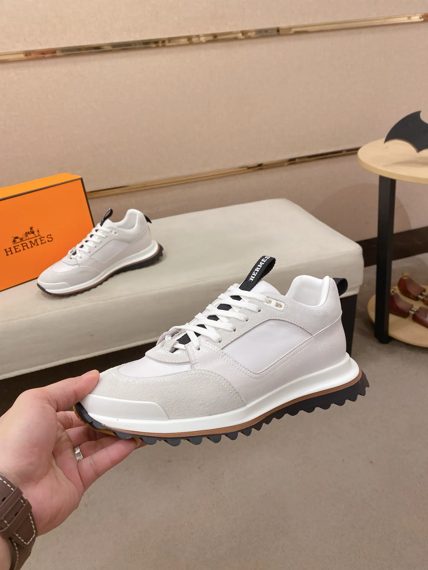 Men's clothing and shoes💰: 520💰《HERMES》【Classic original single version】Hermès; top 🔝purchasing agent🔍🔍men's latest 🇺🇸 counter sales simultaneously, original imported from Italy ▲▲first-layer cowhide ▲▲ (high-end, nobility, class) times) Exquisite workmanship (Italian 🇮🇹Imported water-dyed 🐂cowhide lining) sole: Original sole provided by the original factory, ⚠️exclusive double-layer activity·TPR·rubber·combined molded outsole; super comfortable·wear-resistant·non-slip·environmental protection The real thing is more beautiful if you take the real thing (high quality, follow the order), you can enter and exit the counter at will * Number of yards: 38·39·40·41·42·43·44# (can be customized 45.)
